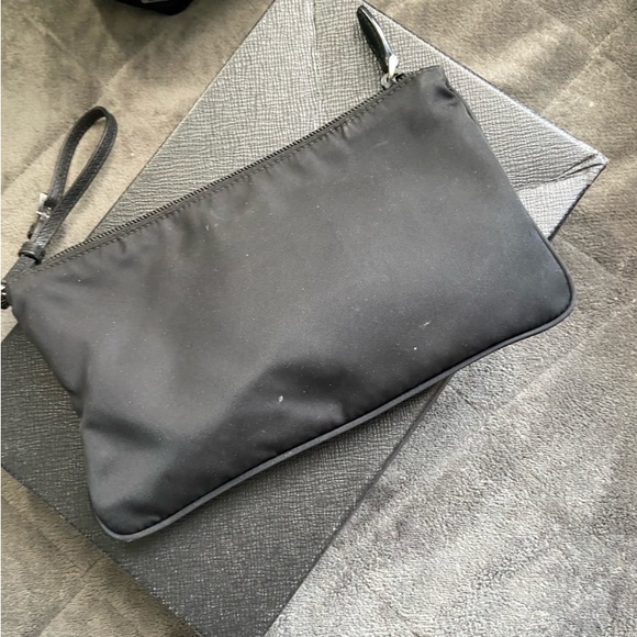 Beautiful black Prada accessories - Picture 1 of 3